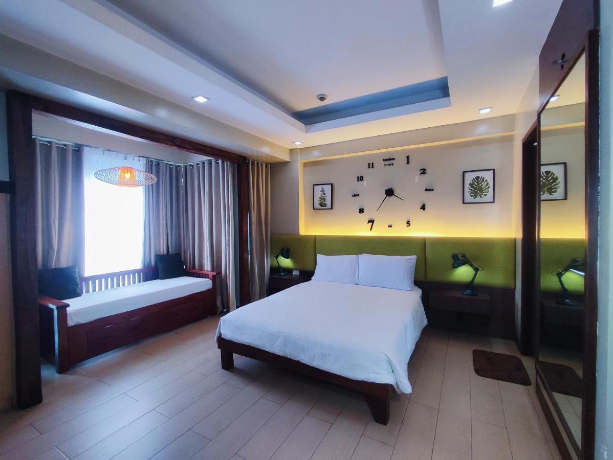 Two Palmtree Villas Newport Boulevard Near Naia 3 Pasay City Manila Esterno foto