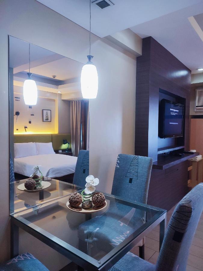 Two Palmtree Villas Newport Boulevard Near Naia 3 Pasay City Manila Esterno foto